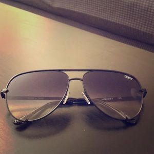 JUST LIKE NEW QUAY SUNGLASSES. NO SCRATCHES.